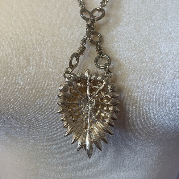 Beaded Jeweled Pendant Necklace - Picture 4 of 4